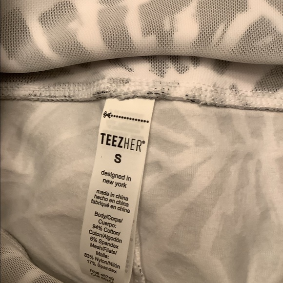 TEEZHER long shorts size S Navy & white Smooth and slims NWT invisible panel. - Picture 3 of 11